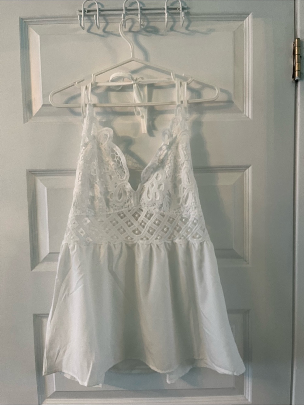 NWOT white crochet lace tank top size Medium